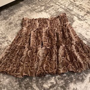 Storia leopard skirt!! Size S